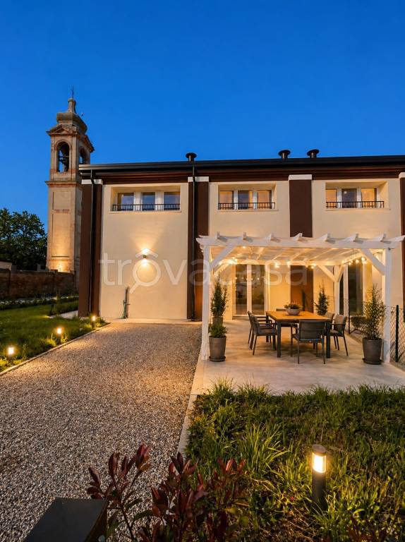 casa indipendente in vendita a Ferrara in zona Cona