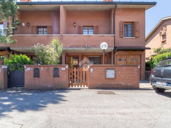 casa indipendente in vendita a Ferrara in zona Centro Storico