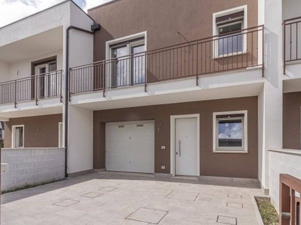 casa indipendente in vendita a Ferrara in zona Cona