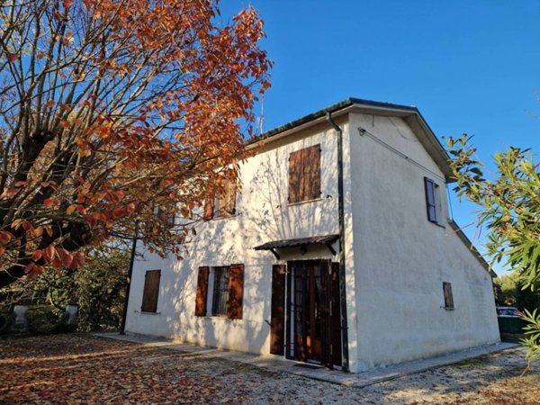 casa indipendente in vendita a Ferrara in zona Cona