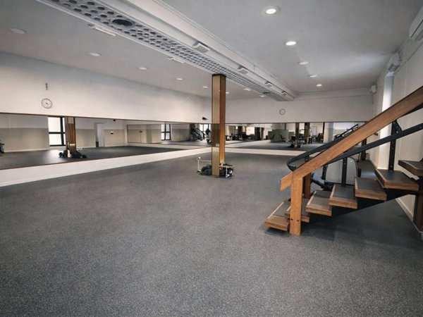 negozio in vendita a Ferrara in zona Pontelagoscuro