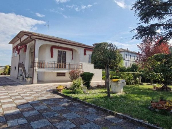casa indipendente in vendita a Ferrara in zona Aguscello
