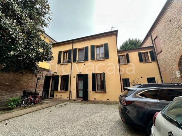 appartamento in vendita a Ferrara in zona Centro Storico