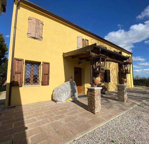 casa indipendente in vendita a Ferrara in zona San Martino