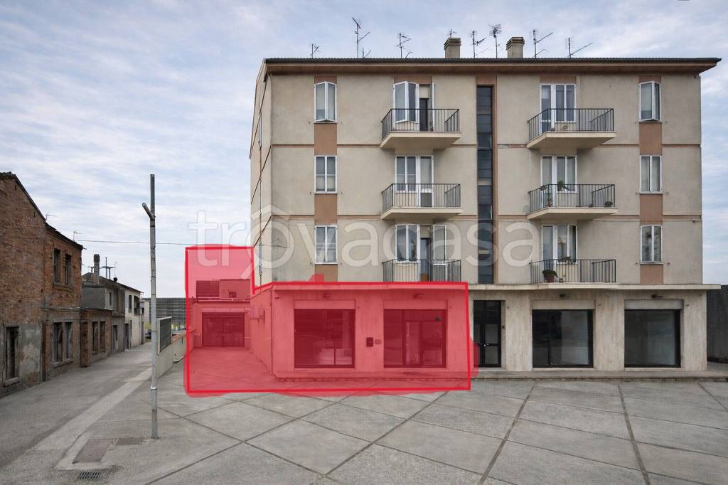 negozio in vendita a Ferrara in zona Porotto / Cassana