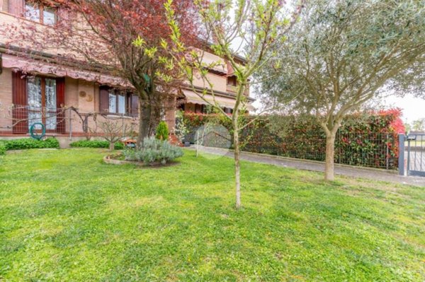 casa indipendente in vendita a Ferrara
