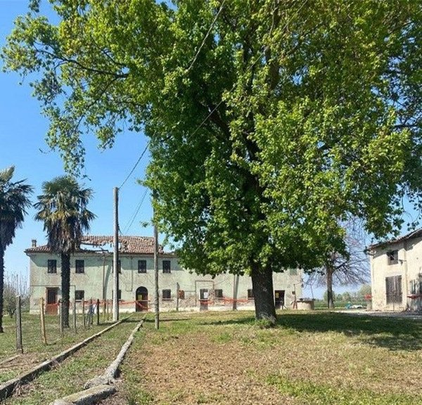 casale in vendita a Ferrara in zona San Martino