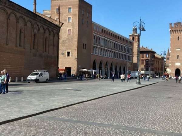 appartamento in vendita a Ferrara in zona Centro Storico