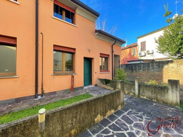 appartamento in vendita a Ferrara in zona Centro Storico