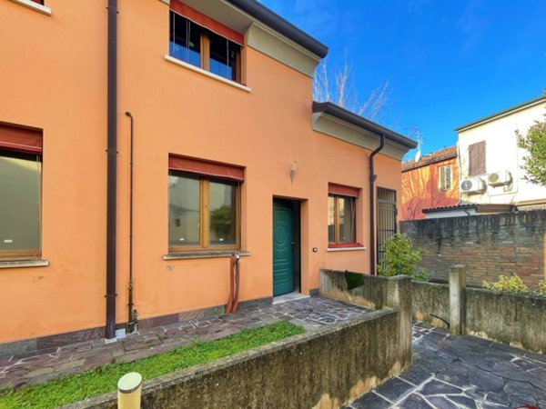 appartamento in vendita a Ferrara in zona Centro Storico