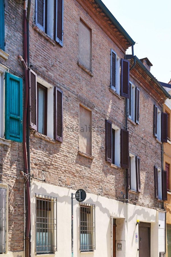 appartamento in vendita a Ferrara in zona Centro Storico