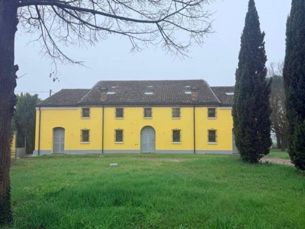 casa indipendente in vendita a Ferrara in zona Cona