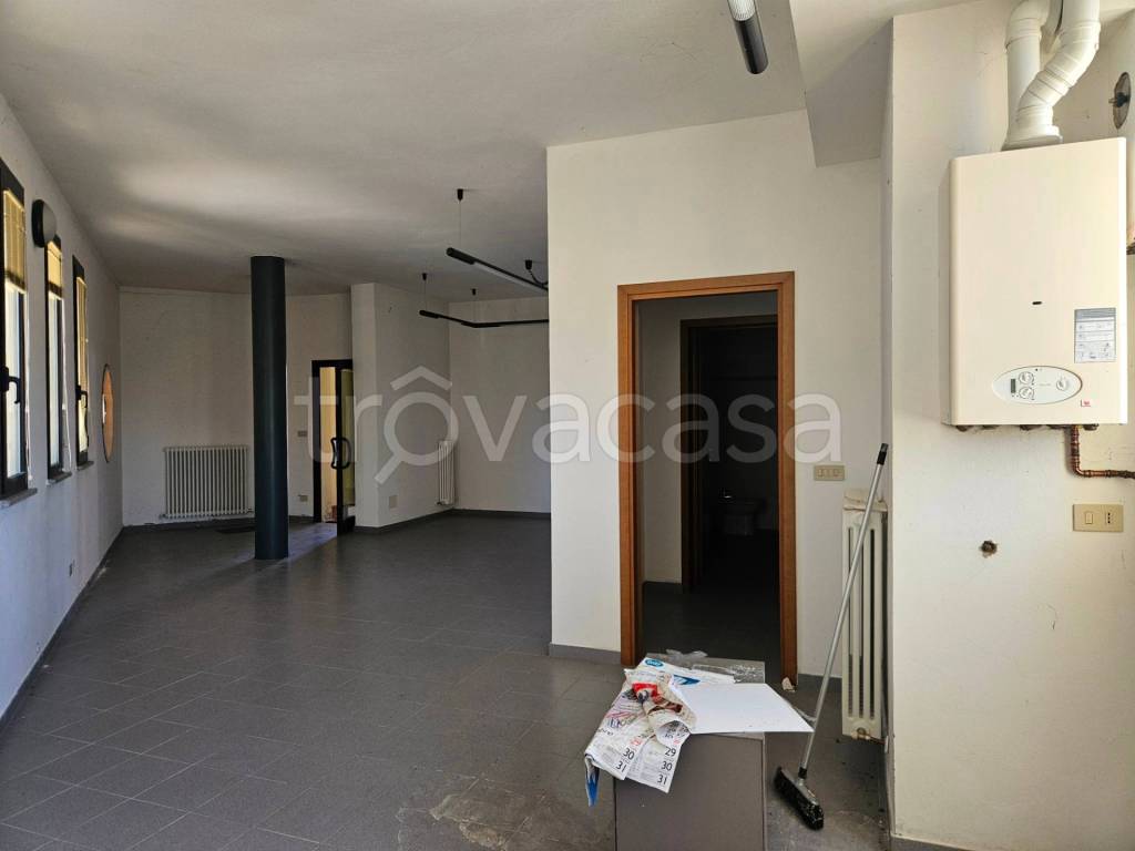 negozio in vendita a Ferrara in zona Malborghetto di Boara