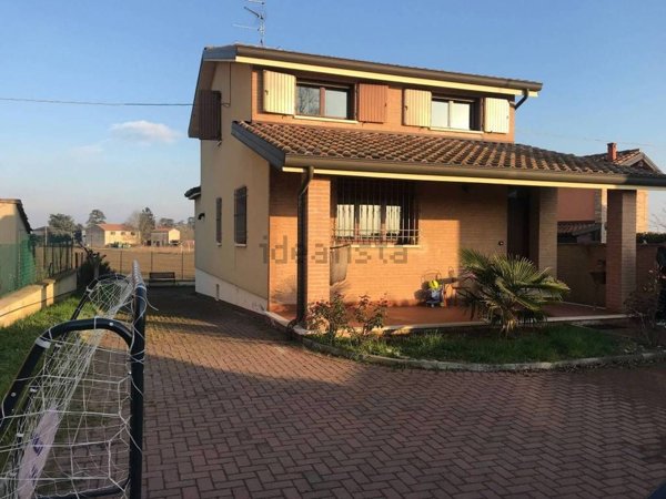 casa indipendente in vendita a Ferrara in zona San Martino