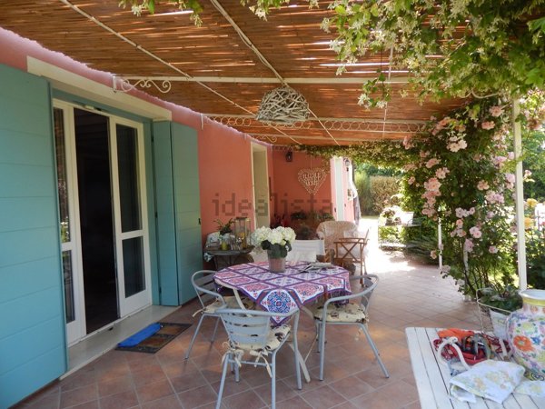 casa indipendente in vendita a Ferrara