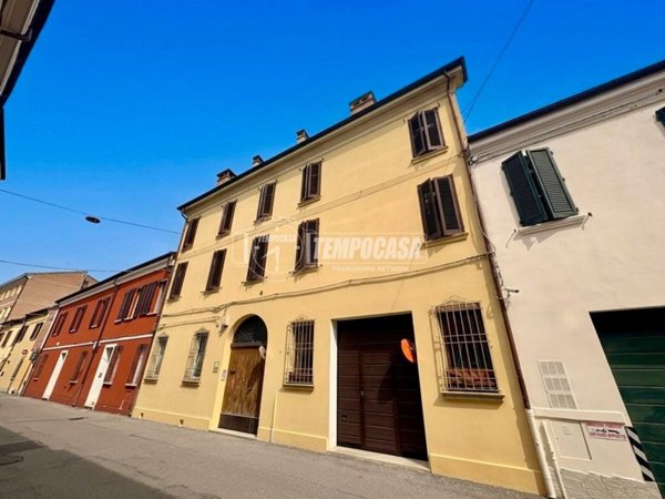 appartamento in vendita a Ferrara in zona Centro Storico