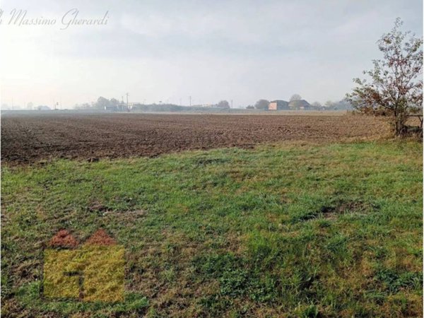 locale di sgombero in vendita a Ferrara in zona San Martino