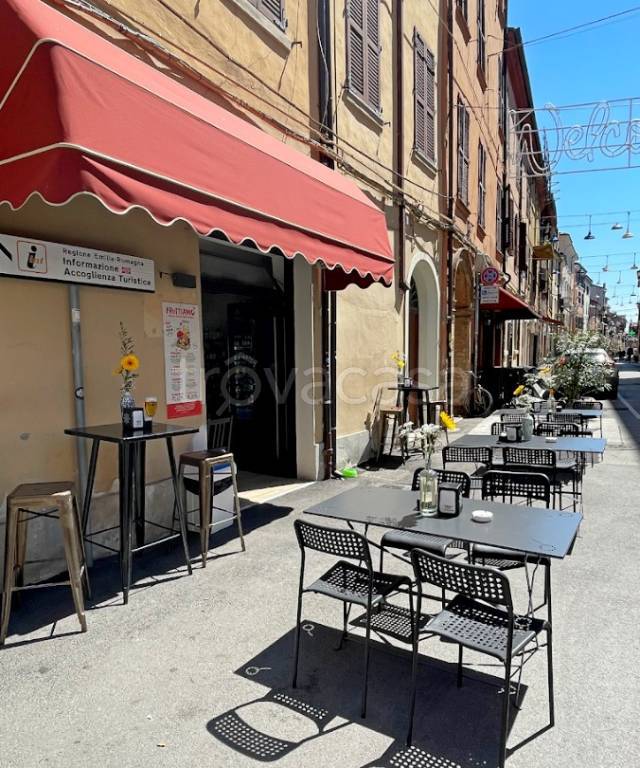 negozio in vendita a Ferrara in zona Centro Storico