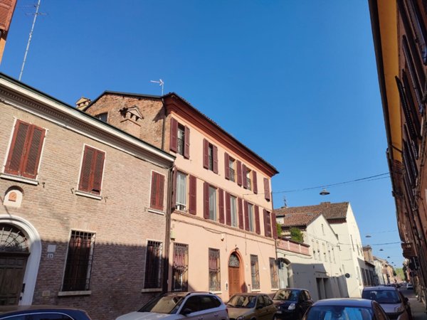 appartamento in vendita a Ferrara in zona Centro Storico