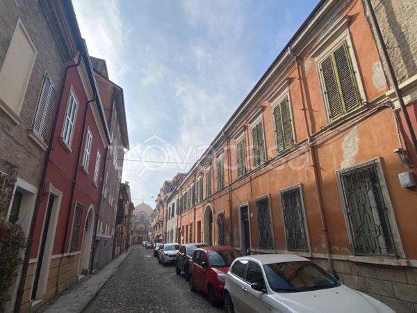 casa indipendente in vendita a Ferrara in zona Centro Storico