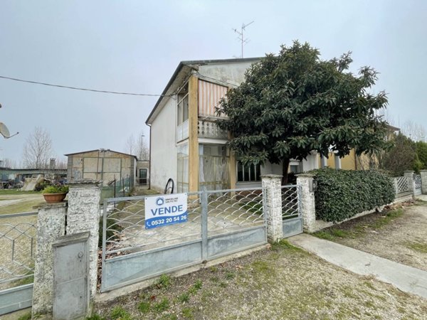casa indipendente in vendita a Ferrara in zona Cona