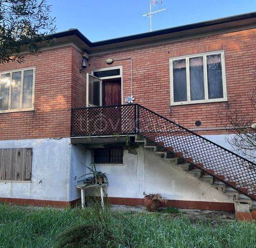 casa indipendente in vendita a Ferrara