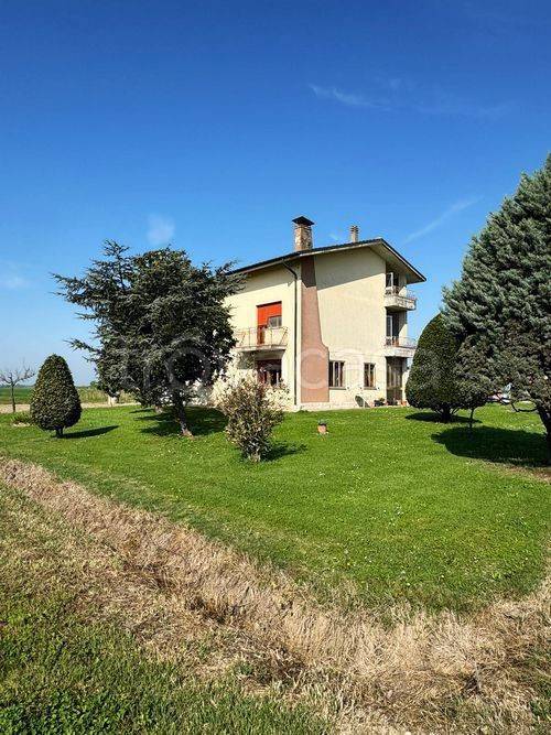 casa indipendente in vendita a Ferrara in zona Spinazzino