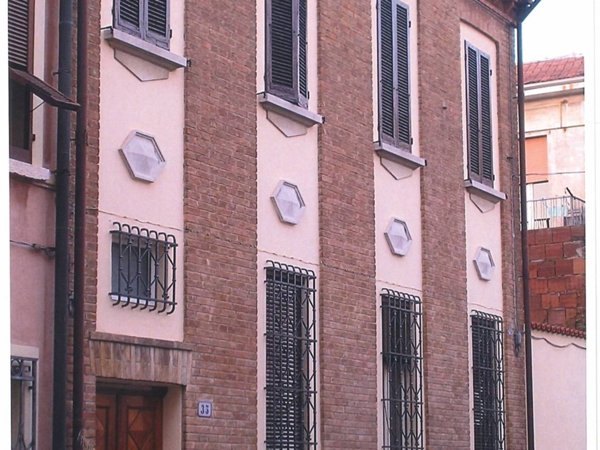 casa indipendente in vendita a Ferrara in zona Centro Storico