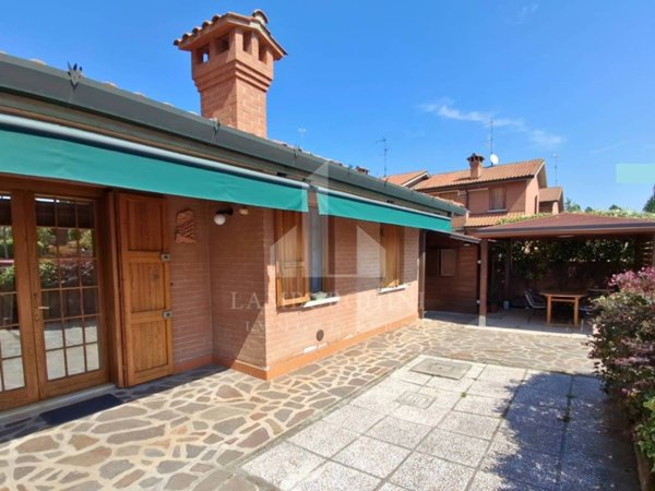 casa indipendente in vendita a Ferrara