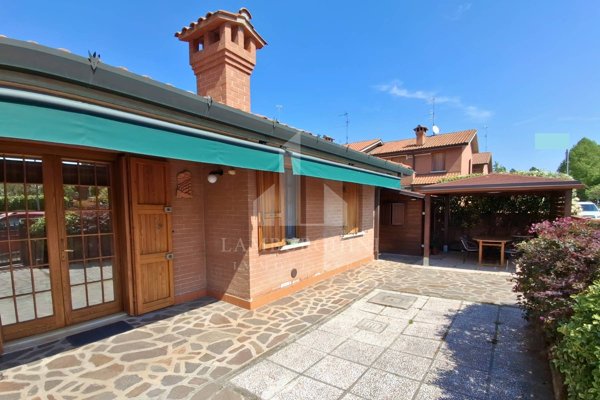 casa indipendente in vendita a Ferrara