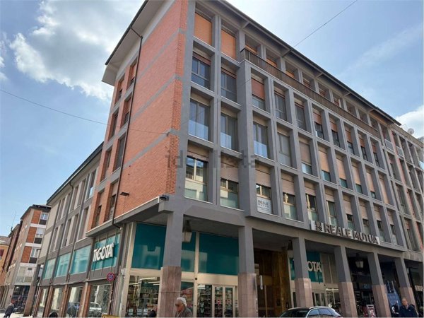 appartamento in vendita a Ferrara in zona Centro Storico