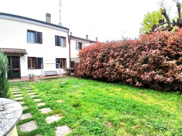 casa indipendente in vendita a Ferrara in zona San Martino