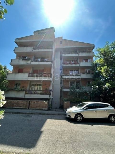 appartamento in vendita a Ferrara in zona Quartiere Giardino / Acquedotto