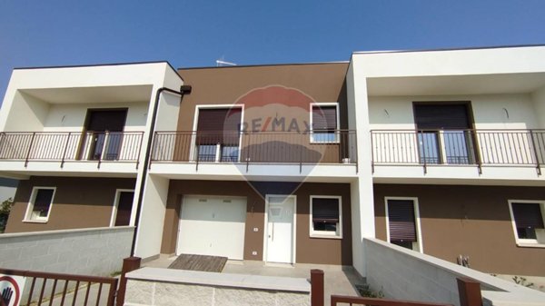 casa indipendente in vendita a Ferrara in zona Centro Storico