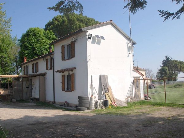 casa indipendente in vendita a Ferrara in zona Monestirolo