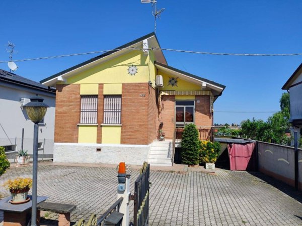 casa indipendente in vendita a Ferrara in zona San Martino