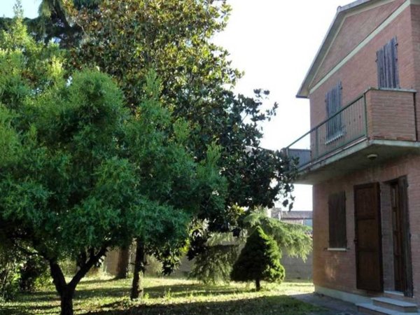 casa indipendente in vendita a Ferrara in zona Centro Storico