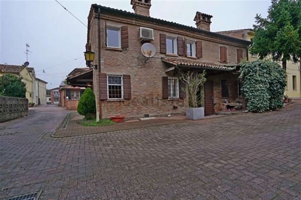 casa indipendente in vendita a Ferrara