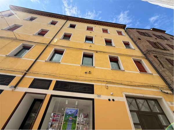 appartamento in vendita a Ferrara in zona Centro Storico