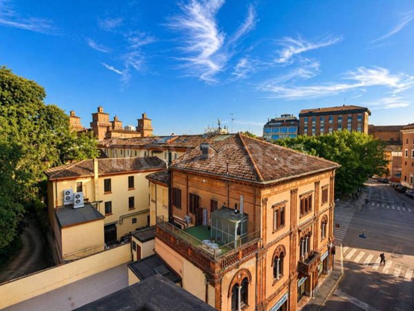 appartamento in vendita a Ferrara in zona Centro Storico
