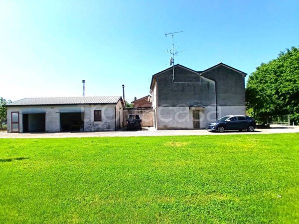 casa indipendente in vendita a Ferrara in zona San Martino