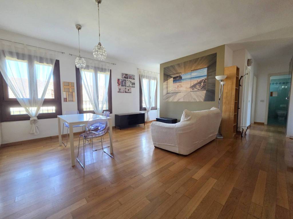 appartamento in vendita a Ferrara in zona Centro Storico