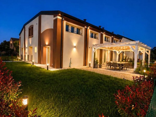 casa indipendente in vendita a Ferrara in zona Cona