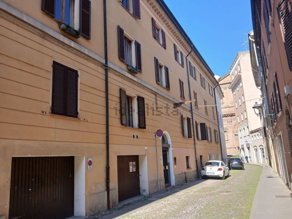 ufficio in vendita a Ferrara in zona Centro Storico