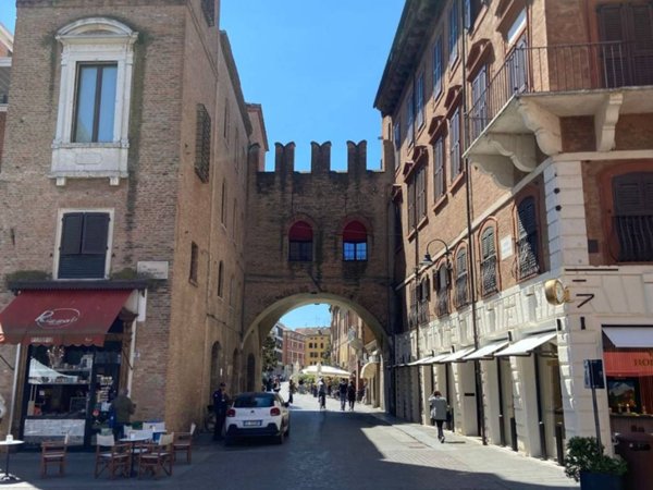 appartamento in vendita a Ferrara in zona Centro Storico