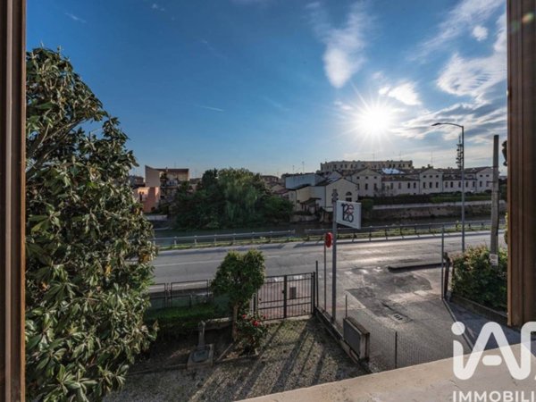 appartamento in vendita a Ferrara in zona Centro Storico