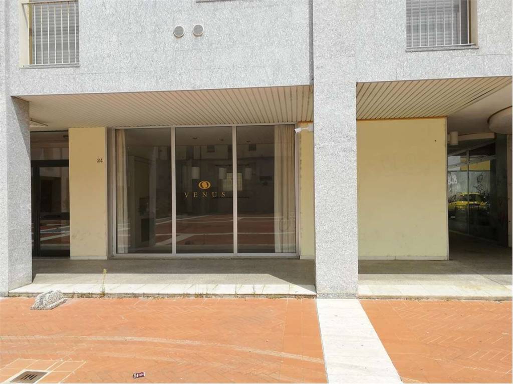 negozio in vendita a Ferrara