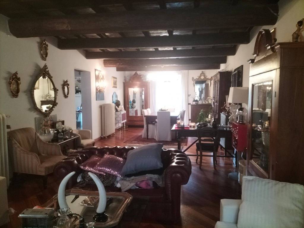 casa indipendente in vendita a Ferrara in zona Centro Storico