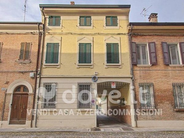 casa indipendente in vendita a Ferrara in zona Centro Storico