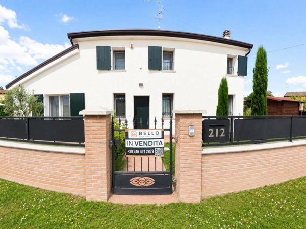 casa indipendente in vendita a Ferrara in zona Casaglia